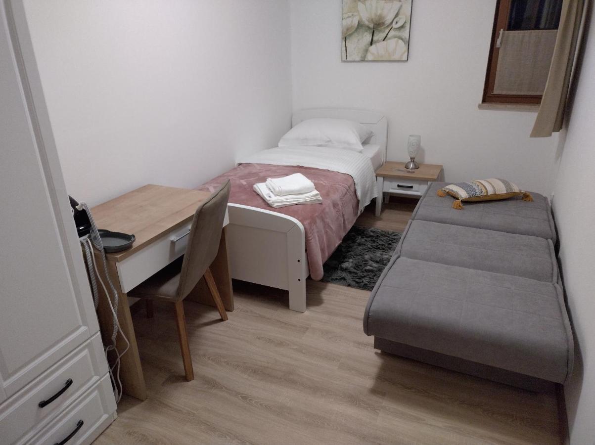 Apartmani Bernarda 波雷奇 外观 照片