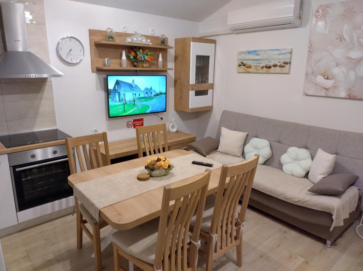 Apartmani Bernarda 波雷奇 外观 照片